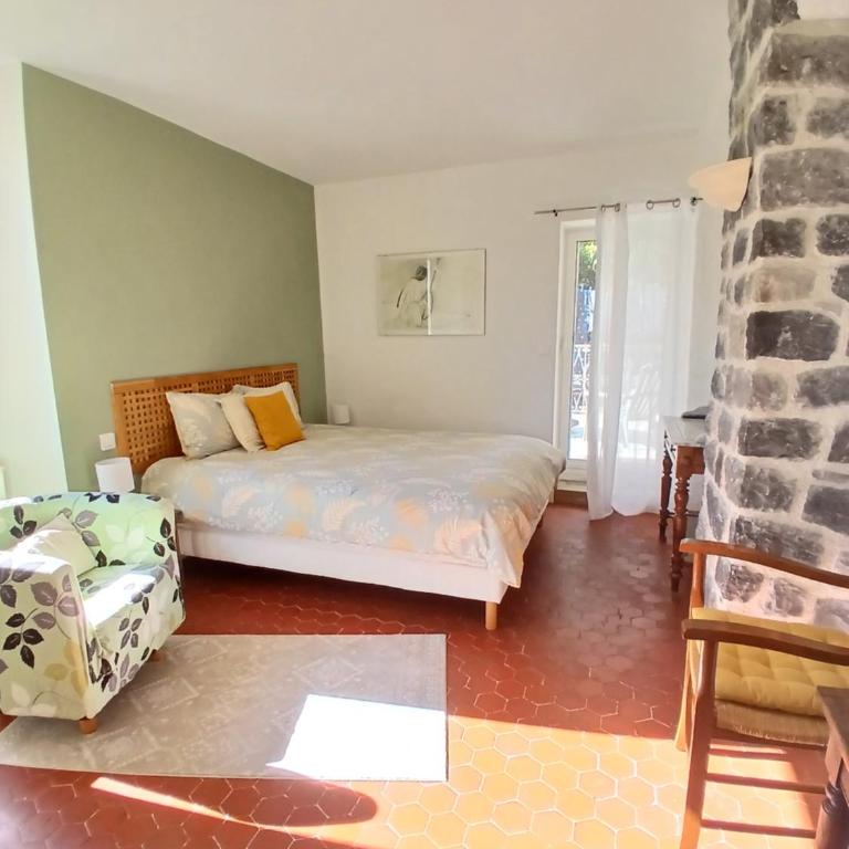 Mas Bella Vida - Chambres d'Hôtes - Chambre Lit King-Size - Vue sur Montagne - 7