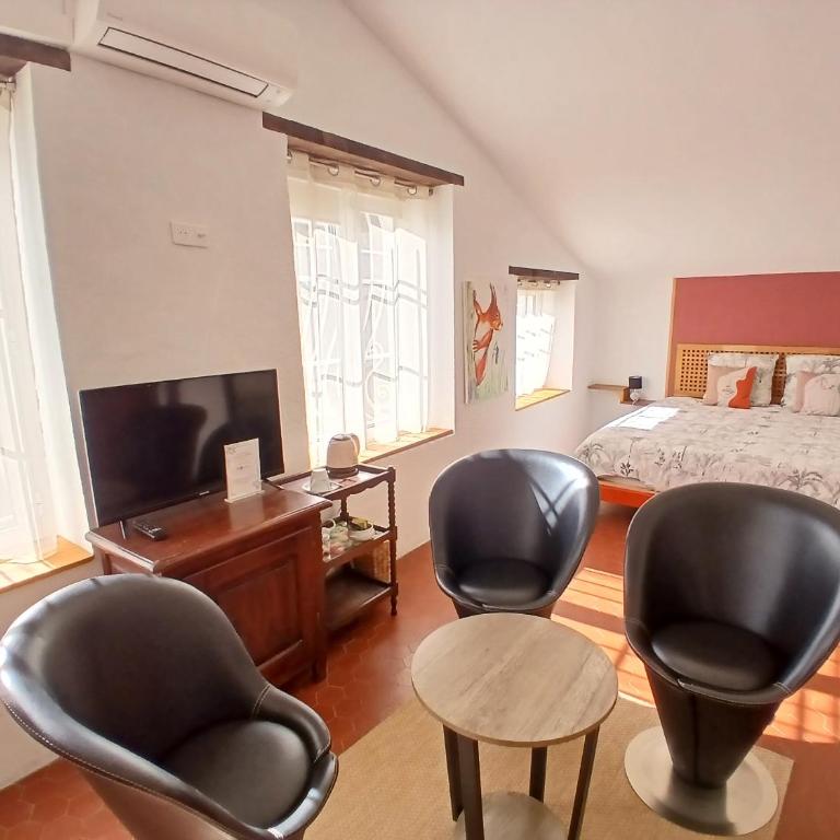 Mas Bella Vida - Chambres d'Hôtes - Chambre Quadruple - Vue sur Montagnes - 9