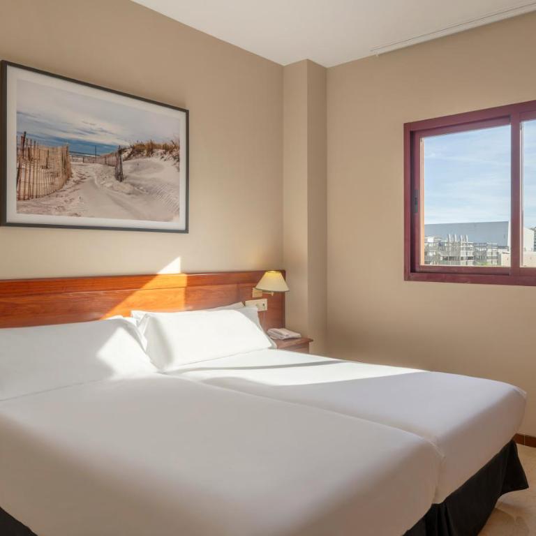 ILUNION Miramar - Apartamento de 2 dormitorios (4 adultos) - 2