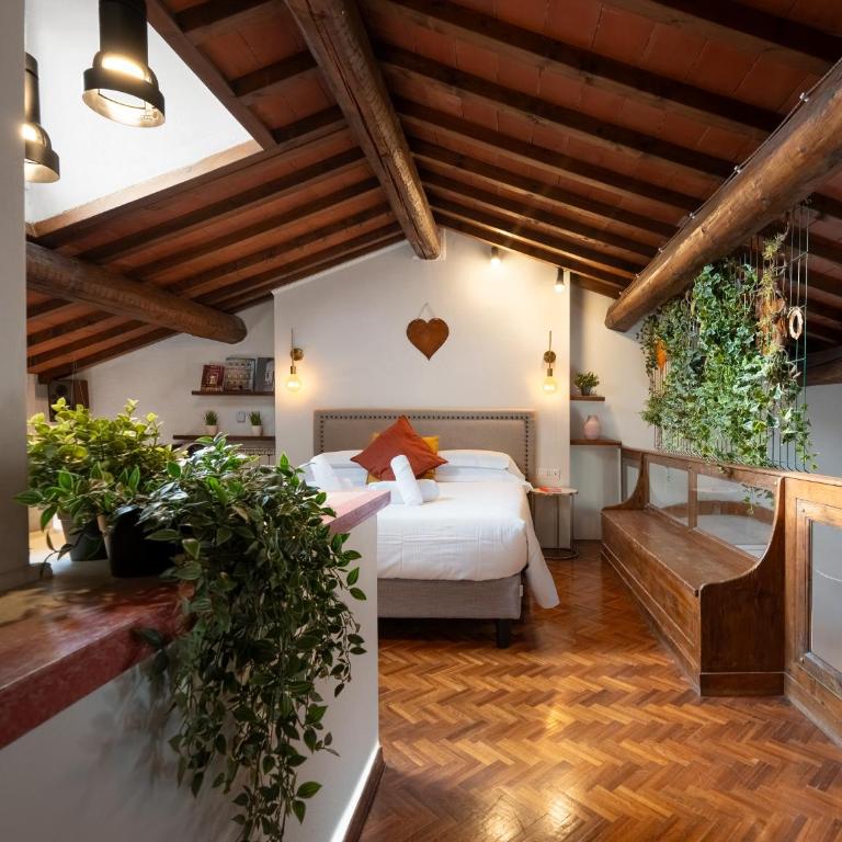 Via Lamberti, 3 - Florence Charming Apartments - Charming and historic 5th-floor attic apartment with elevator in a building at the heart of vibrant Florence, just a 2-minute walk from all attractions - Appartamento con 1 Camera da Letto - 34