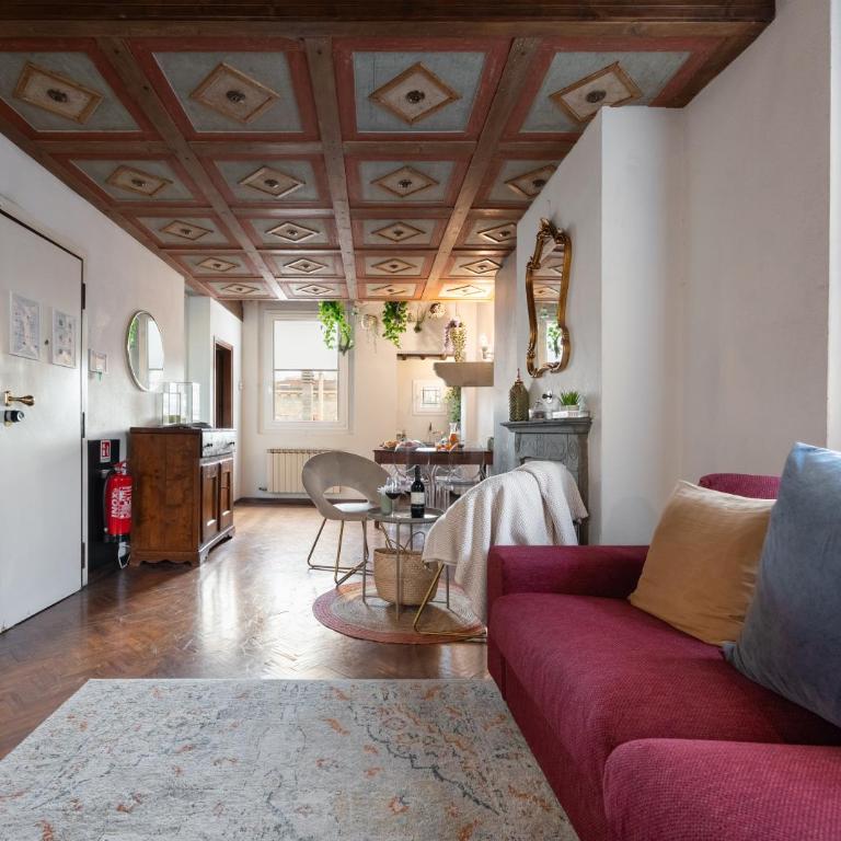 Via Lamberti, 3 - Florence Charming Apartments - Charming and historic 5th-floor attic apartment with elevator in a building at the heart of vibrant Florence, just a 2-minute walk from all attractions - Appartamento con 1 Camera da Letto - 4