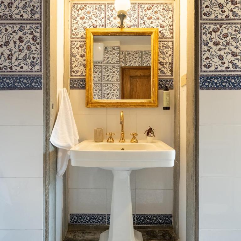 Via Lamberti, 3 - Florence Charming Apartments - Charming and historic 5th-floor attic apartment with elevator in a building at the heart of vibrant Florence, just a 2-minute walk from all attractions - Appartamento con 1 Camera da Letto - 29