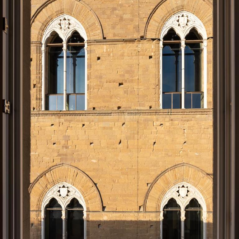 Via Lamberti, 3 - Florence Charming Apartments - Charming and historic 5th-floor attic apartment with elevator in a building at the heart of vibrant Florence, just a 2-minute walk from all attractions - Appartamento con 1 Camera da Letto - 31