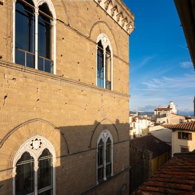 Via Lamberti, 3 - Florence Charming Apartments - Charming and historic 5th-floor attic apartment with elevator in a building at the heart of vibrant Florence, just a 2-minute walk from all attractions - Appartamento con 1 Camera da Letto - 39