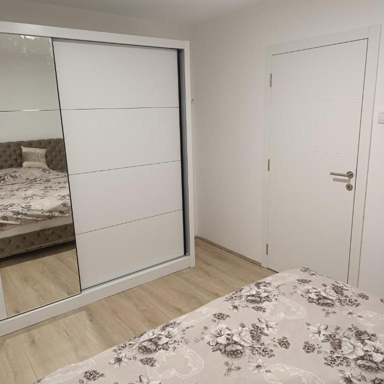 Jednosoban stan u Tarskoj ulici - Apartman sa 1 Spavaćom Sobom - 2