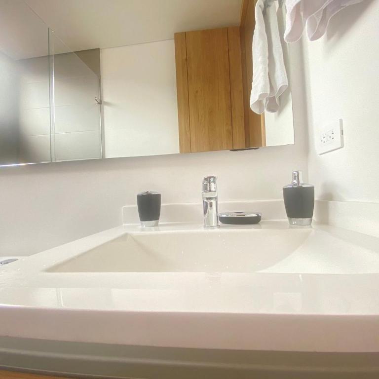 Edificio Benyalt - Two-Bedroom Deluxe Apartment with Balcony - 10