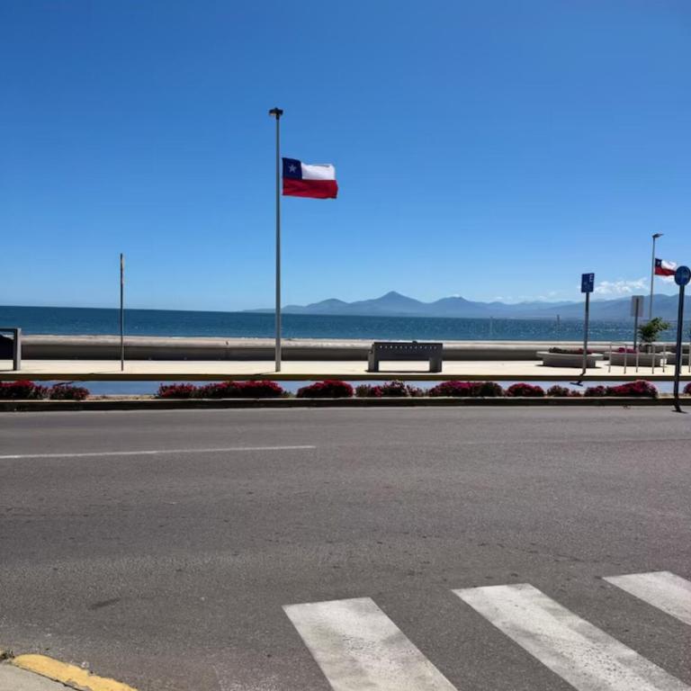 Departamento Frente al Mar - Two-Bedroom Apartment - 40