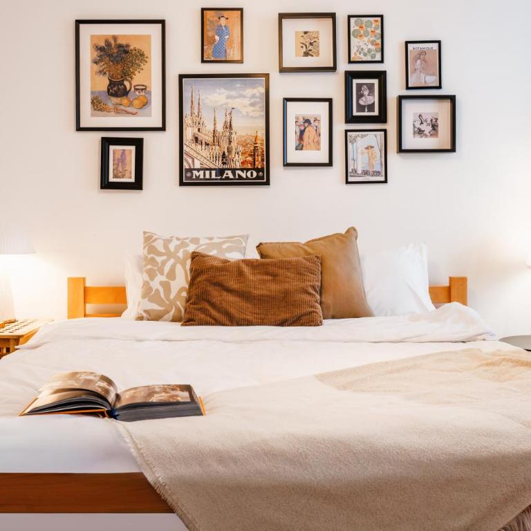 Aesthetic Home with Balcony 5min to Republic Square - Three-Bedroom Apartment with Balcony - 30