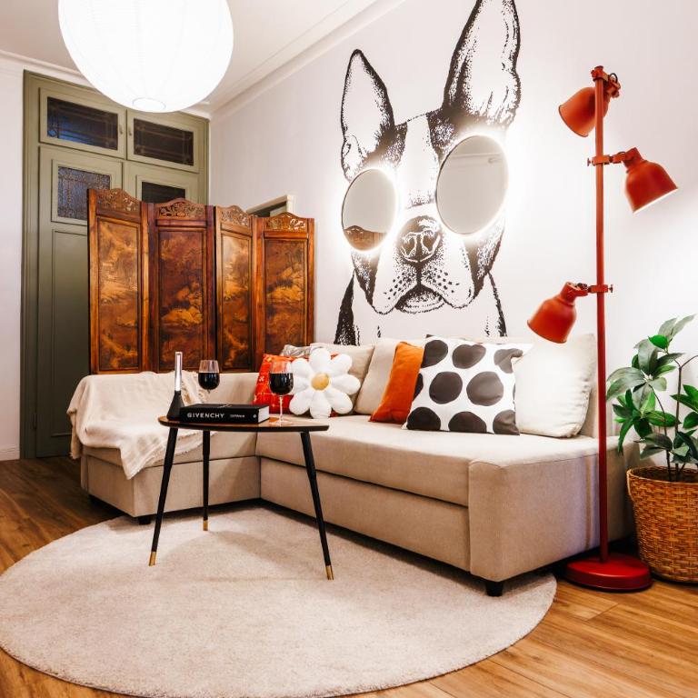 Aesthetic Home with Balcony 5min to Republic Square - Three-Bedroom Apartment with Balcony - 4