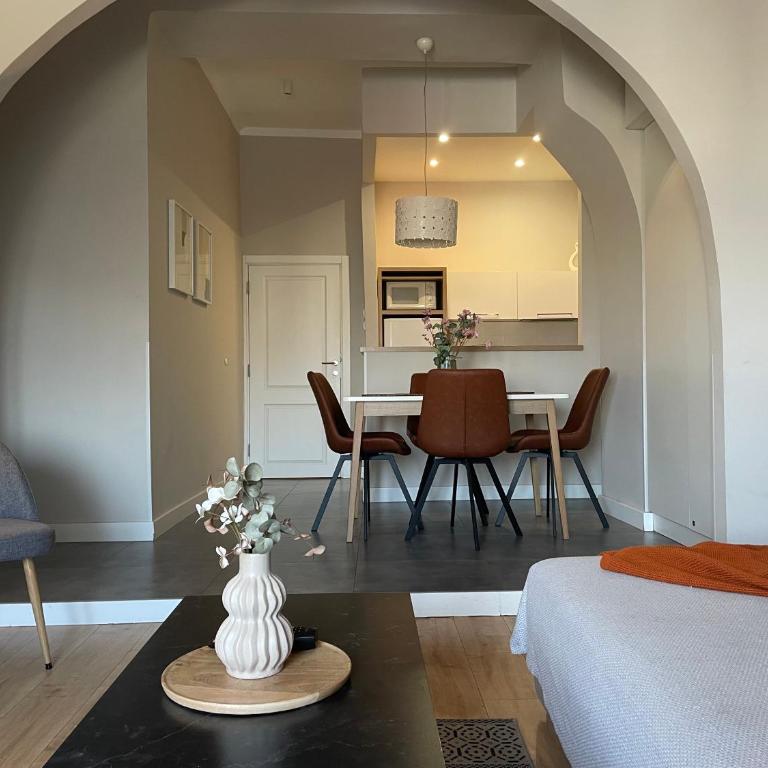 City Break Apartments - City Zen - Two-Bedroom Apartment with Balcony - 5