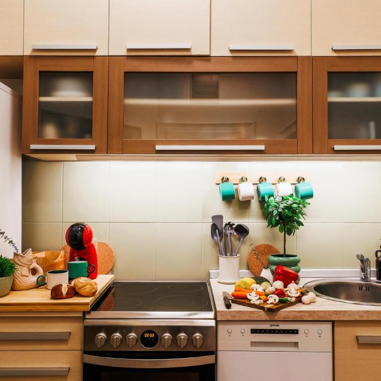 Aesthetic Home with Balcony 5min to Republic Square - Three-Bedroom Apartment with Balcony - 20