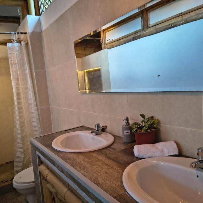 HOTEL Casa del Árbol ECOPARQUE CHINAUTA - Quadruple Room with Lake View - 2