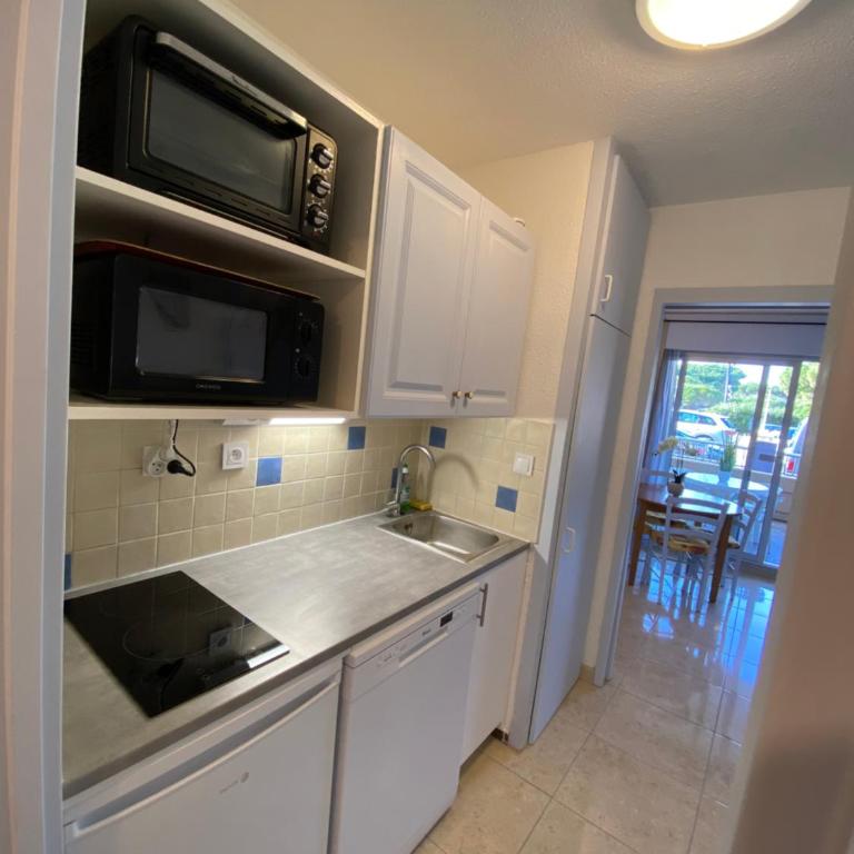 Joli studio climatisé au Port de Hyères - Proche Plages et Commerces - Linge de maison fourni - Apartment mit 2 Schlafzimmern - 5