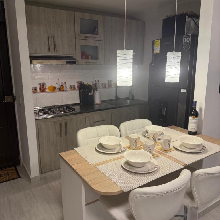 Lindo apartamento completo - Three-Bedroom Apartment - 21