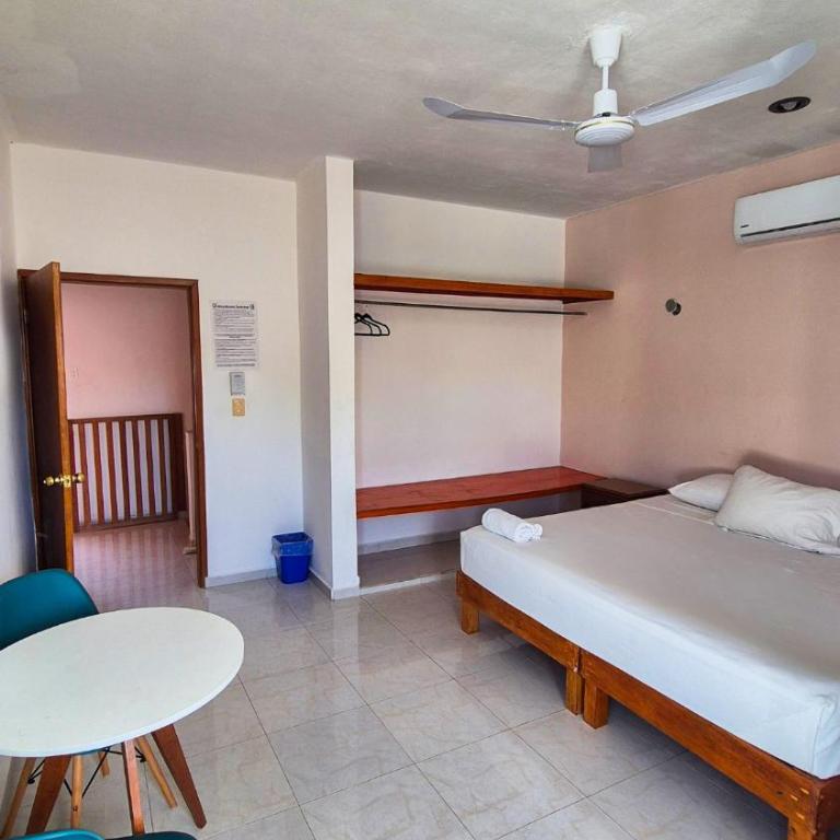 Hotel Monserrat - Double Room with Private Bathroom - 16