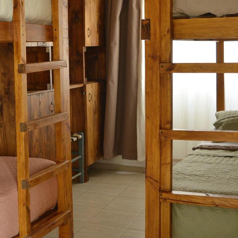 Casa tranquila en la zona más turistica de Güemes - Casa de 4 dormitorios - 35