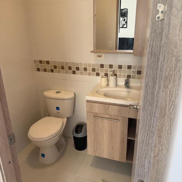 Lindo apartamento familiar - Three-Bedroom Apartment - 16