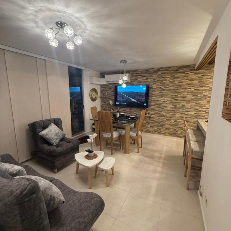 Lindo apartamento familiar - Three-Bedroom Apartment - 21