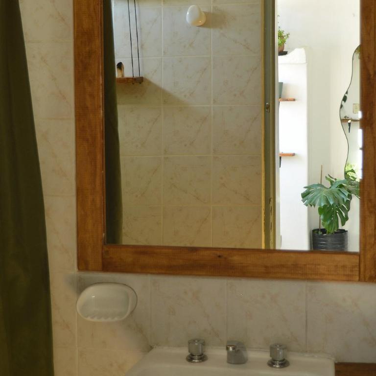 Casa tranquila en la zona más turistica de Güemes - Casa de 4 dormitorios - 30