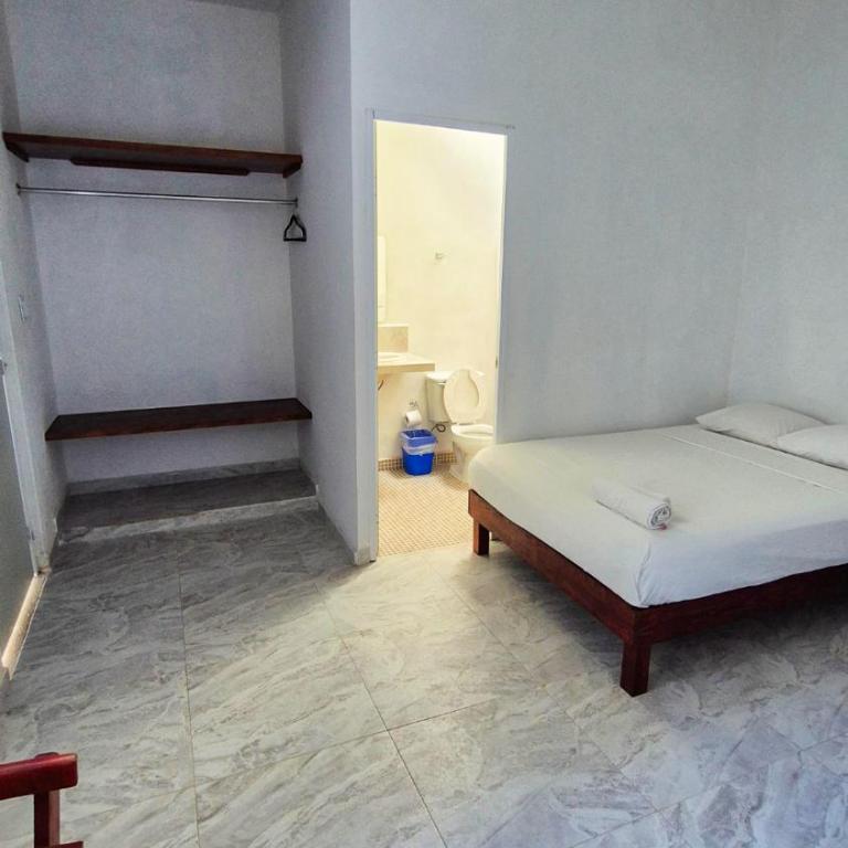 Hotel Monserrat - Twin Room with Shower - 14