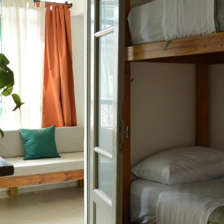 Casa tranquila en la zona más turistica de Güemes - Casa de 4 dormitorios - 5
