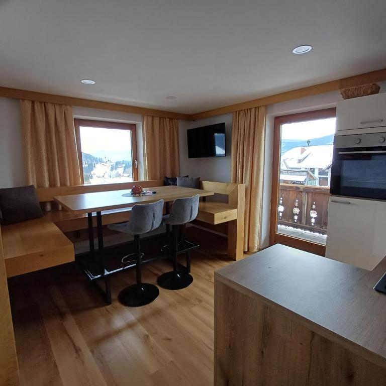 Ferienwohnungen Guglhof Mariapfarr - Apartment mit 3 Schlafzimmern und Balkon - 4