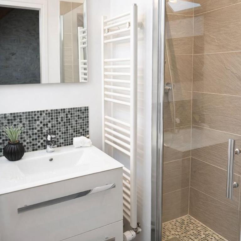 Le Maréchal Deluxe - One-Bedroom Apartment - 11