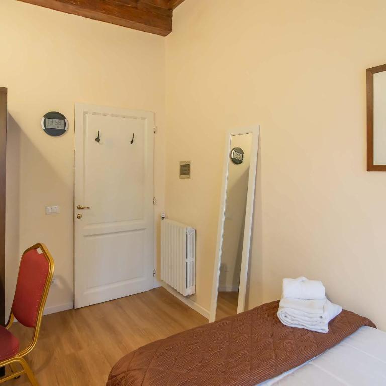 Cennini 6 - Single Room with Shared Bathroom - 4
