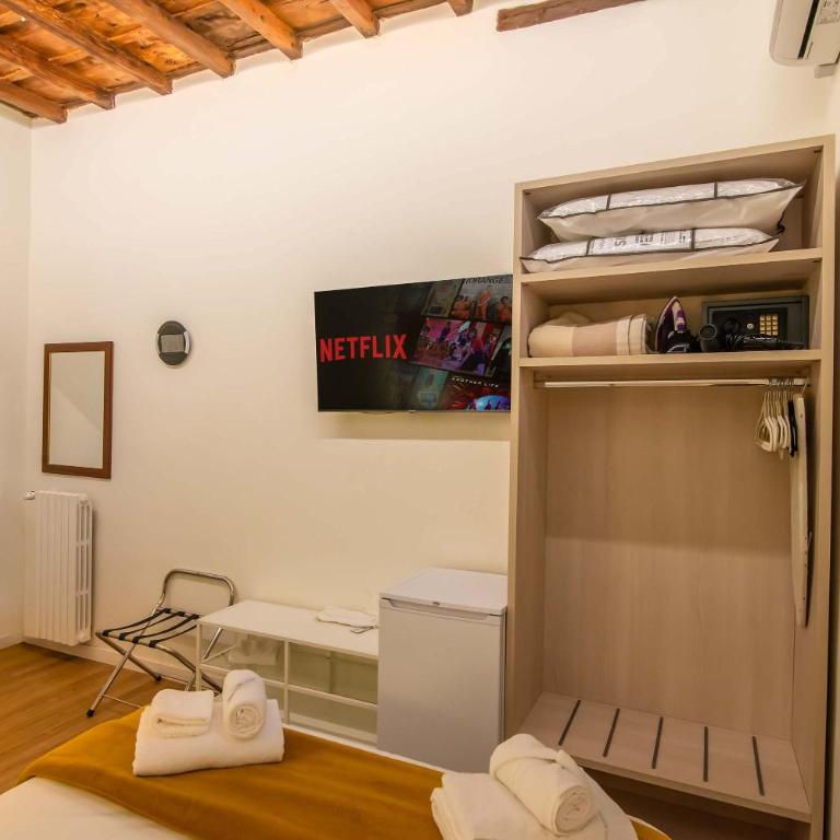 Cennini 6 - Double Room with Shared Bathroom - 3