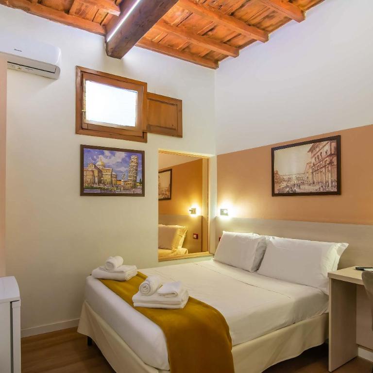 Cennini 6 - Double Room with Shared Bathroom - 1