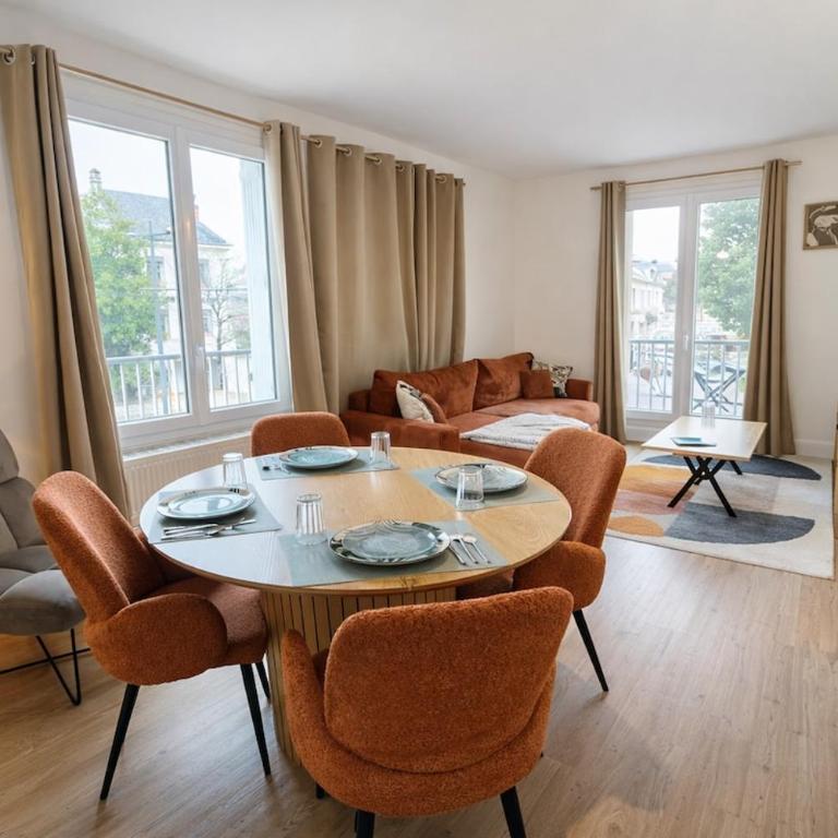 Grand Appartement - Wifi -Parking - Tramway 1 min - Apartamento de 2 dormitorios con balcón - 1