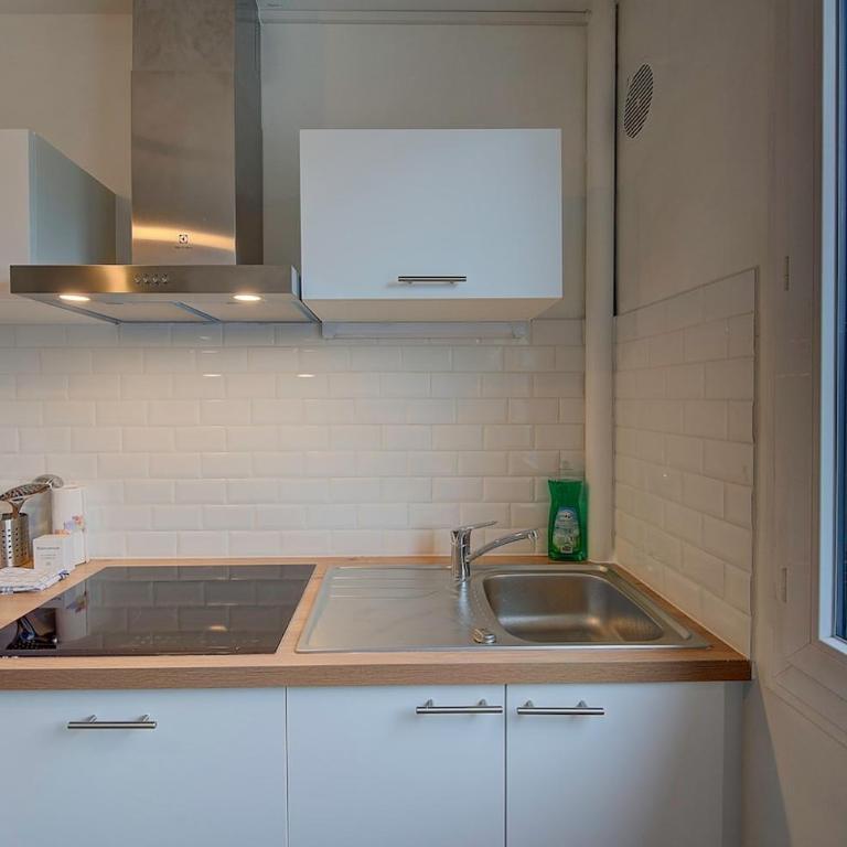 Grand Appartement - Wifi -Parking - Tramway 1 min - Apartamento de 2 dormitorios con balcón - 17