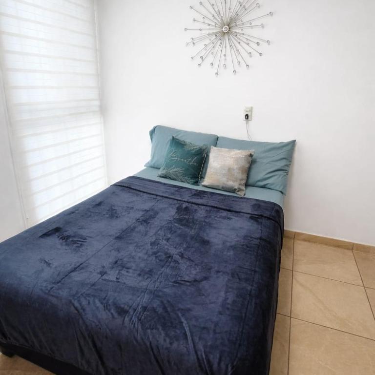 Depa Centrico Mazatlan a 2 cuadras de a Playa, Central, Acuario. - Two-Bedroom Apartment - 1