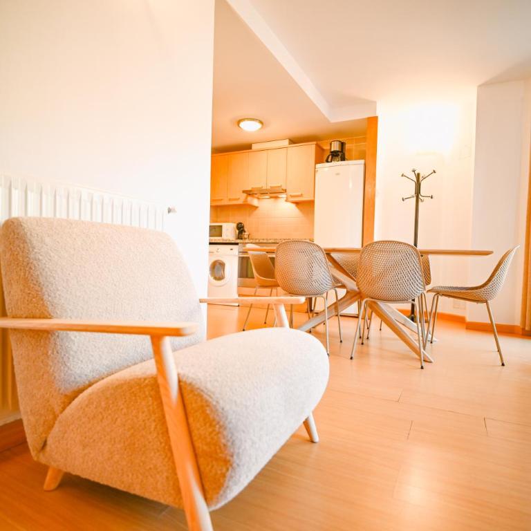 3H en Soldeu con vistas, parking y wifi rápido I AndStay - Apartamento de 3 dormitorios - 15