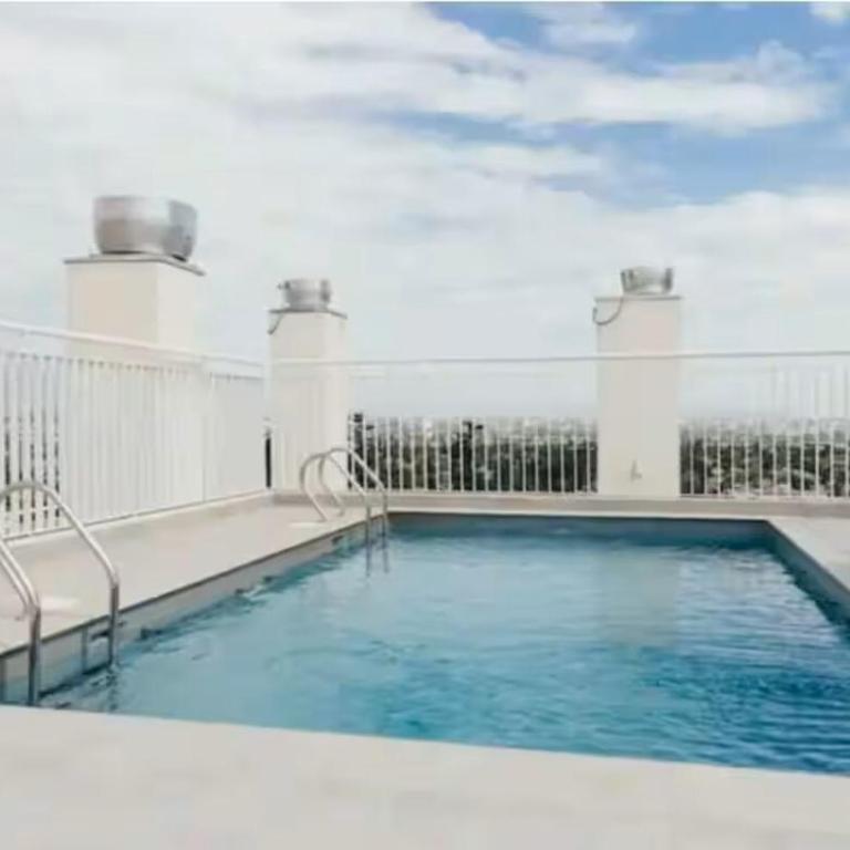 Dpto a pasos de Plaza Ñuñoa, Moderno y full equipado, con Vista cordillera y estacionamiento propio - Two-Bedroom Apartment with Mountain View - 4