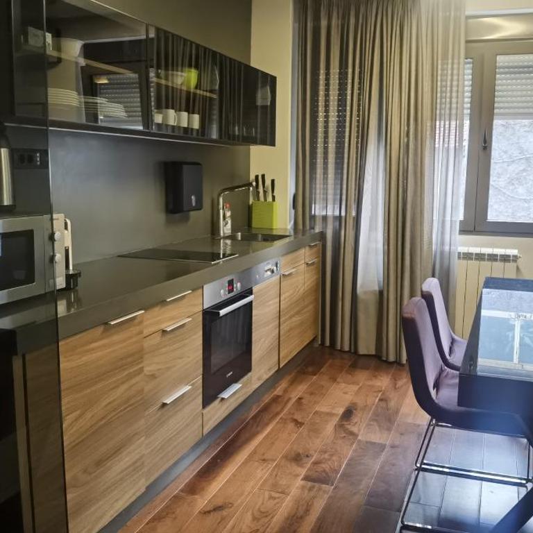 Calm & Central Two Bedroom Apartment - Two-Bedroom Apartment - 11