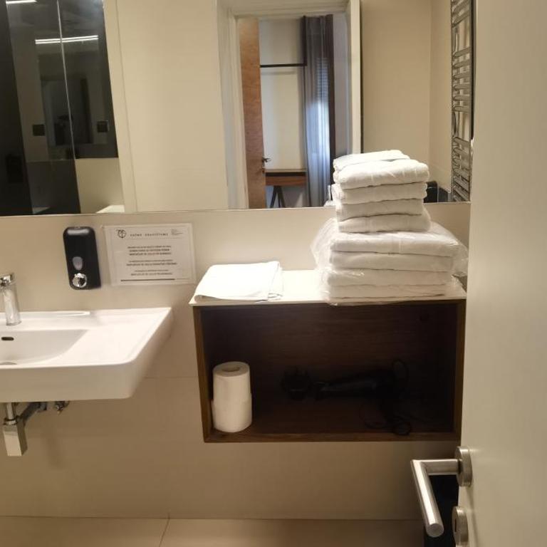 Calm & Central Two Bedroom Apartment - Two-Bedroom Apartment - 15