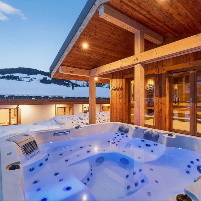 Luxury Chalet with Private Spa & Wellness Area - Chalet - 1