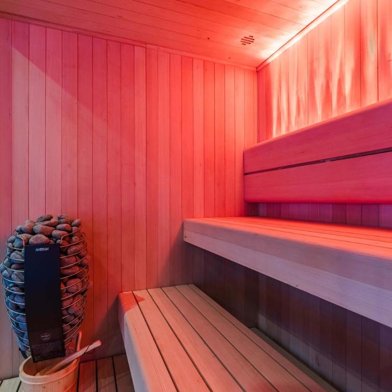 Luxury Chalet with Private Spa & Wellness Area - Chalet - 5