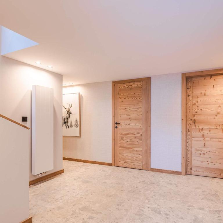 Luxury Chalet with Private Spa & Wellness Area - Chalet - 11