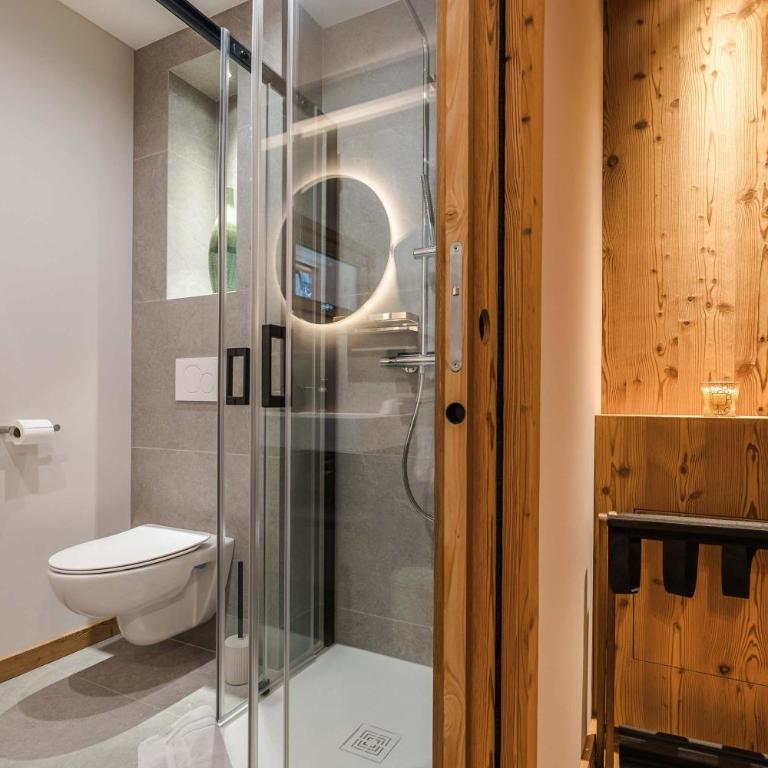 Luxury Chalet with Private Spa & Wellness Area - Chalet - 25