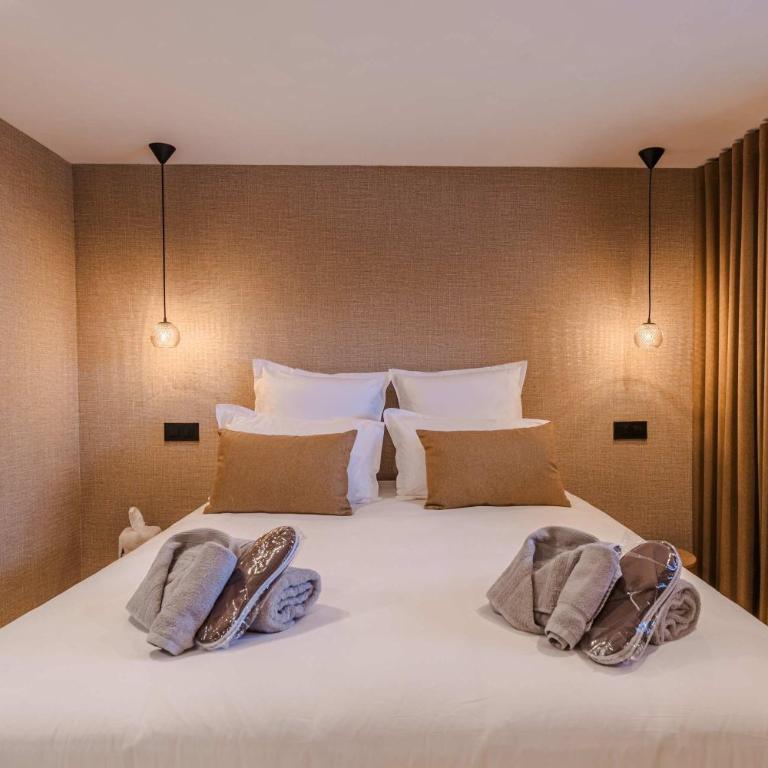 Luxury Chalet with Private Spa & Wellness Area - Chalet - 42