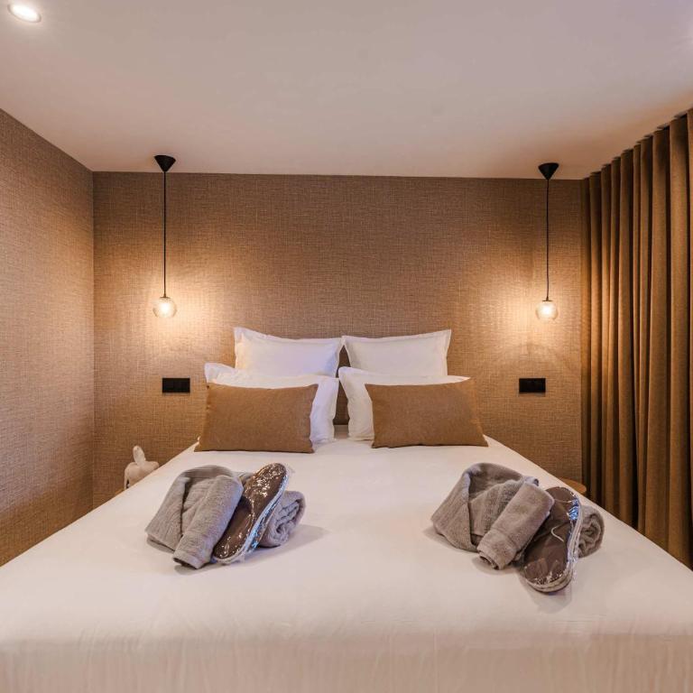 Luxury Chalet with Private Spa & Wellness Area - Chalet - 44