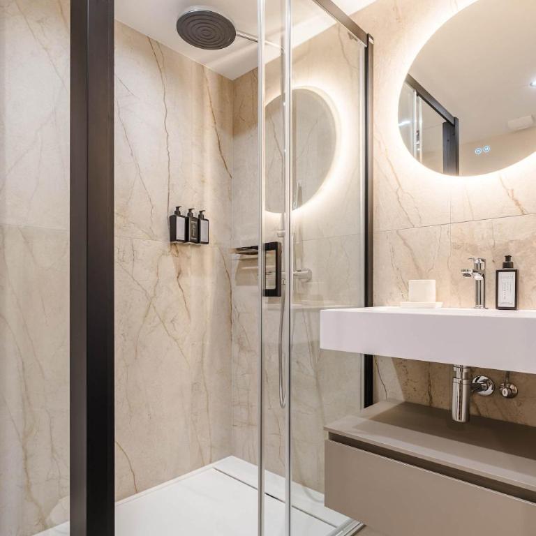 Luxury Chalet with Private Spa & Wellness Area - Chalet - 45