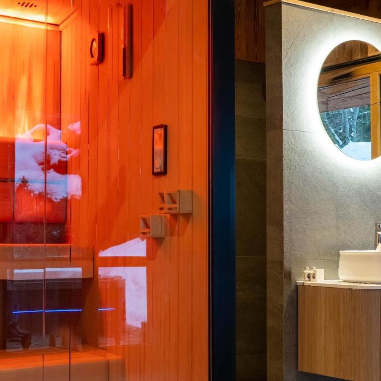 Luxury Chalet with Private Spa & Wellness Area - Chalet - 60