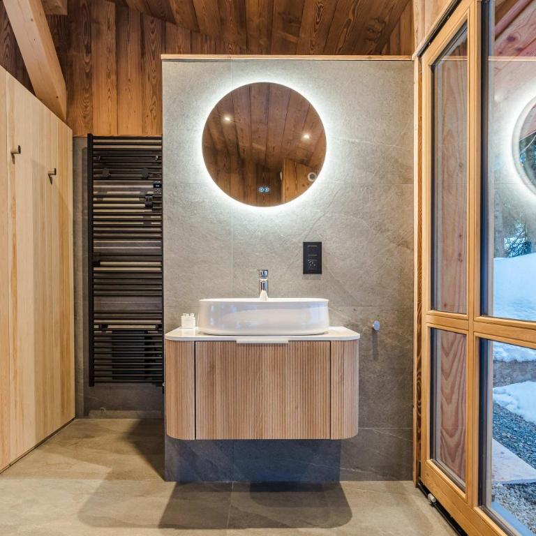 Luxury Chalet with Private Spa & Wellness Area - Chalet - 63