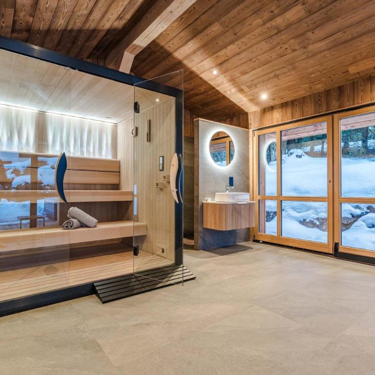 Luxury Chalet with Private Spa & Wellness Area - Chalet - 64