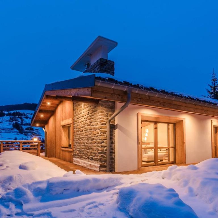 Luxury Chalet with Private Spa & Wellness Area - Chalet - 76