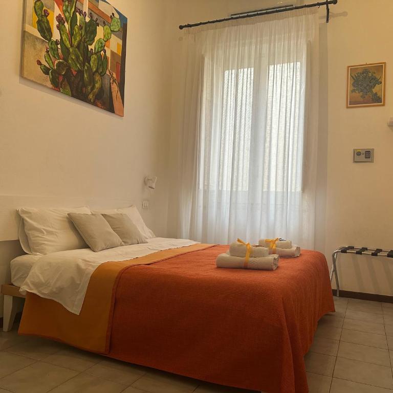 YooRoom - Double Room with Private External Bathroom - 8