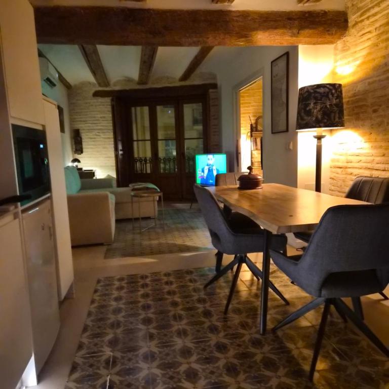 Valencia Catedral Apt - Two-Bedroom Apartment - 18